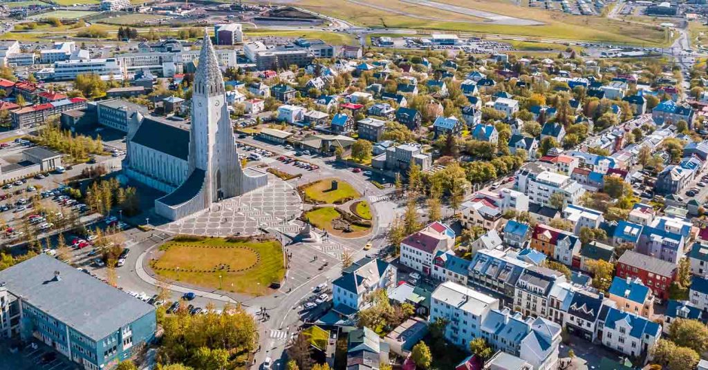 how far is reykjavik from keflavik